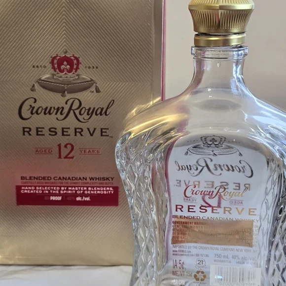 Crown Royal Reserve Whiskey Bottle with Red Velvet Bag New Empty - Picture 2 of 4